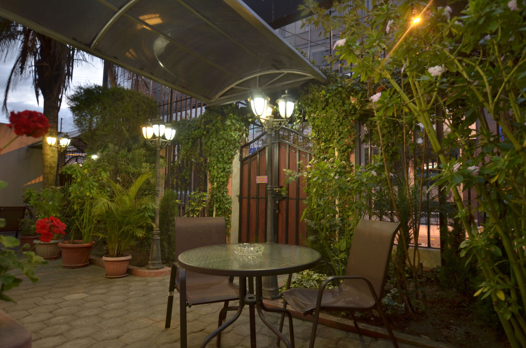 Hotel Carolina Montecarlo Quito Exteriör bild